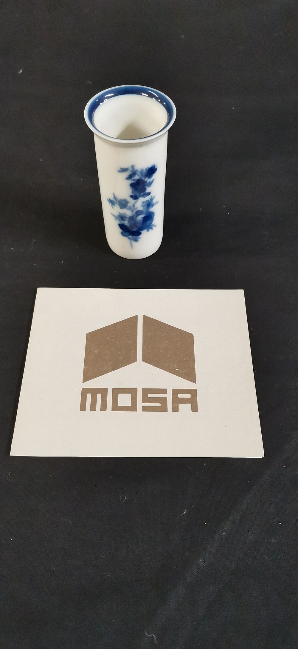 Lot 305: Mosa Holland Franklin Mint Miniature Blue and White Porcelain Vase