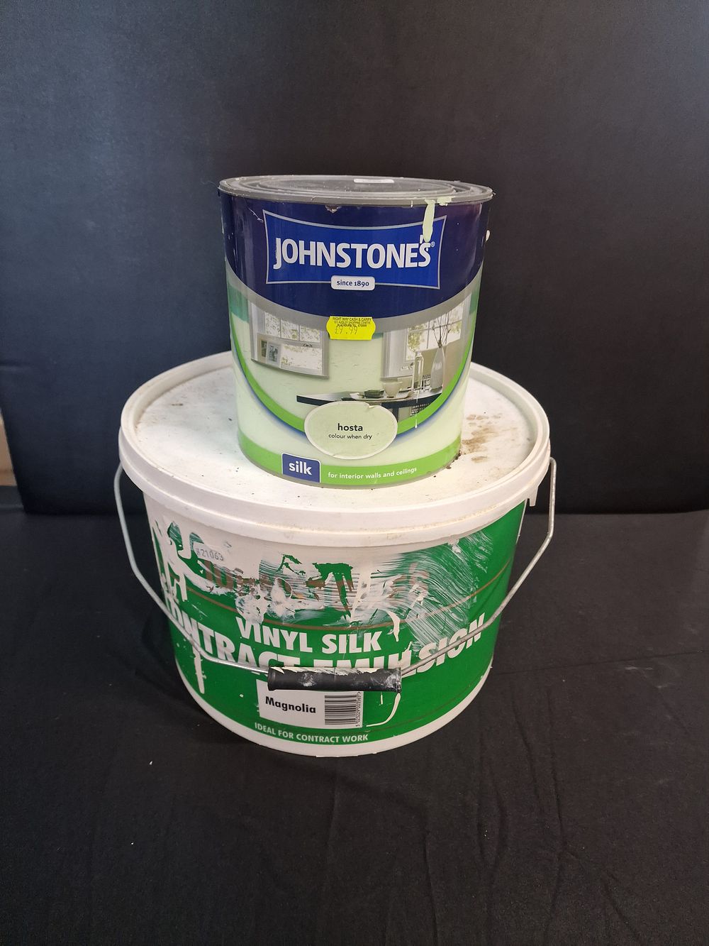 Lot 377: x2 Part Paint Pots