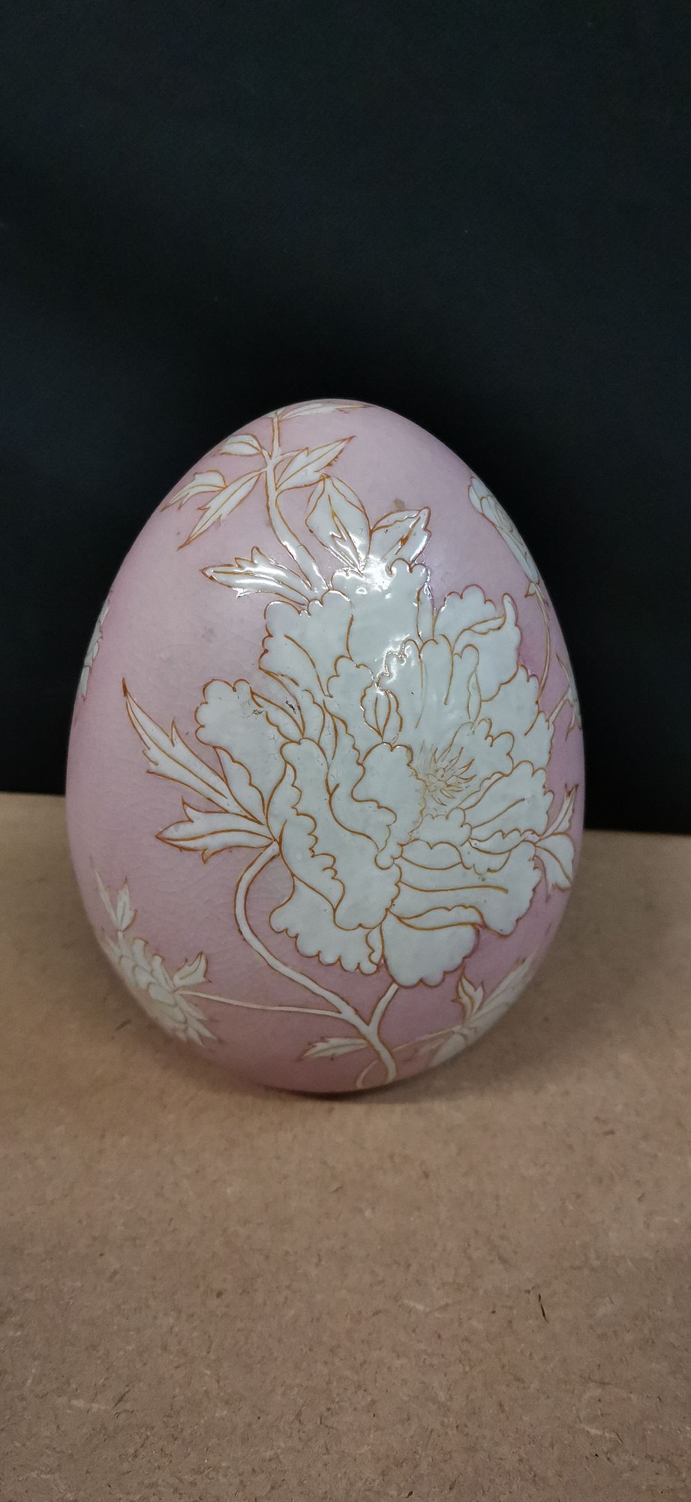 Lot 416: Pink Ceramic Floral Decorative Egg with Crackle Glaze