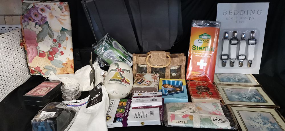 Lot 253: A Collection of Miscellaneous Household Goods and Framed Prints