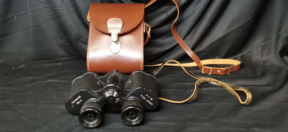 Lot 196: Noctovist Mk II 8 x 30 Binoculars with Leather Case
