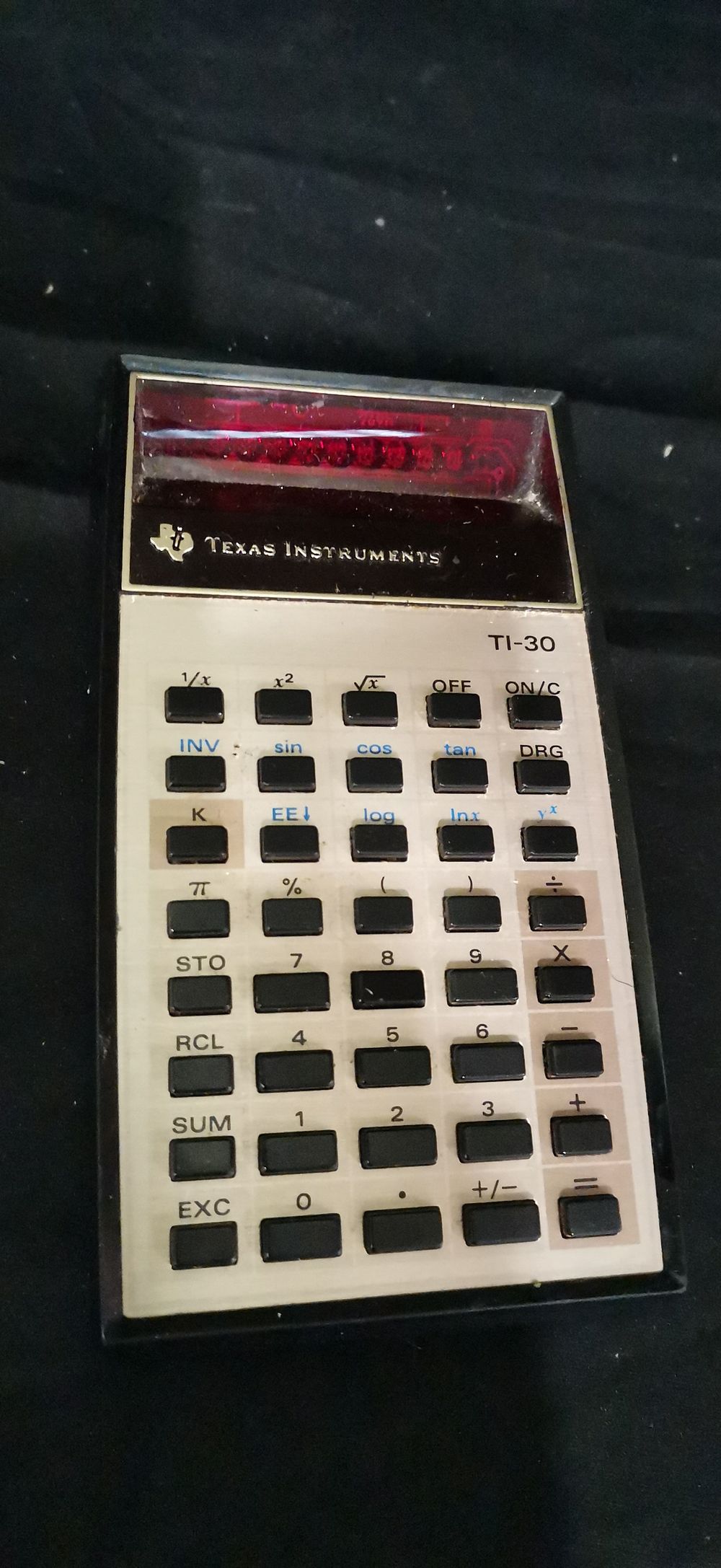Lot 270: Texas Instruments TI-30 Electronic Calculator