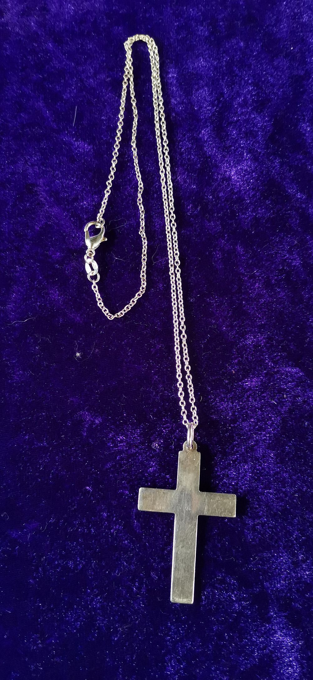 Lot 309: Sterling Silver Plain Cross Pendant on a Chain Necklace