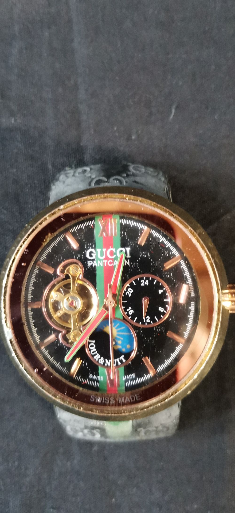 Lot 323: Gucci Pantcaon Gold Toned Wristwatch