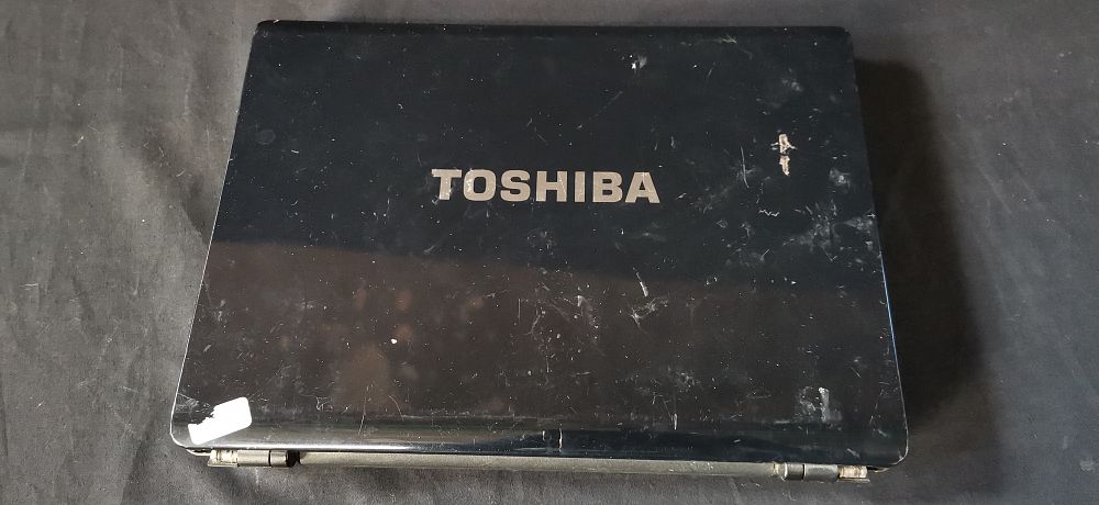 Lot 192: Toshiba Satellite U300-13V Laptop Model PSU30E-04G01SEN. Spares or Repair