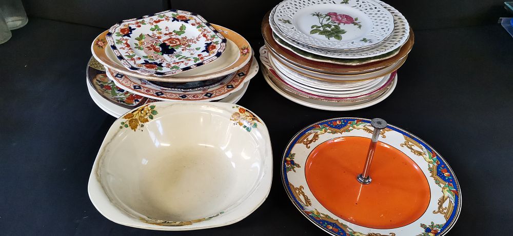 Lot 224: A Collection of Decorative Ceramic Plates and a Bowl