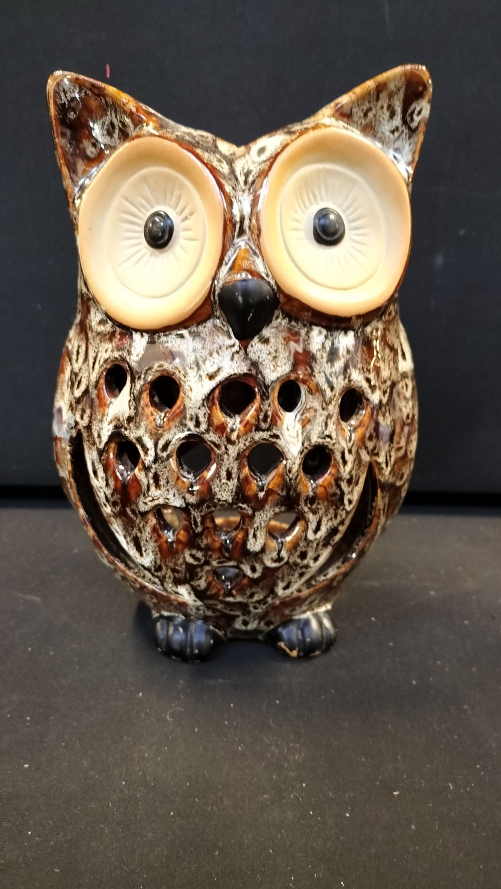 Lot 330: Glazed Ceramic Owl Tea Light Holder
