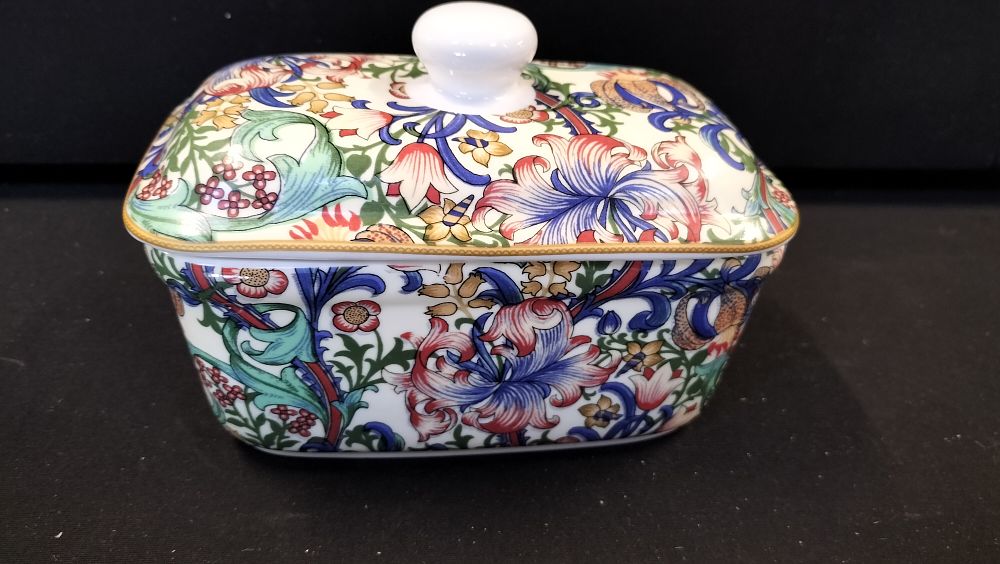 Lot 333: Leonardo Collection William Morris Golden Lily Fine China Butter Dish