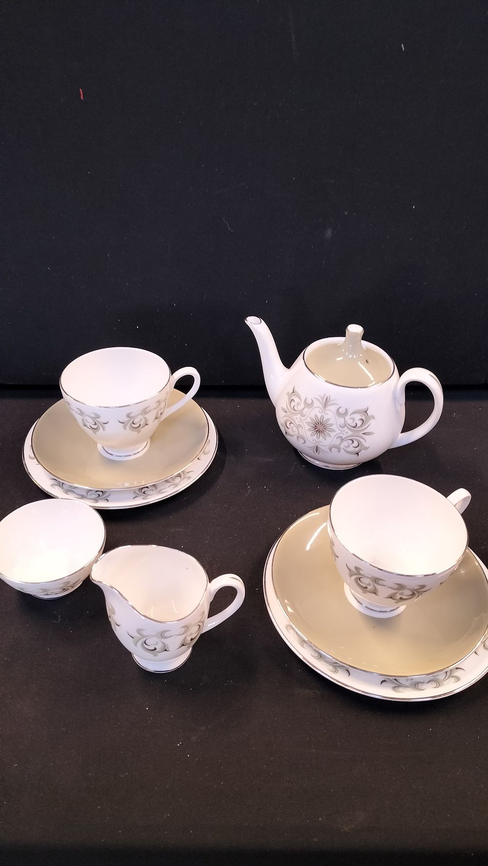 Lot 334: Royal Adderley Adelphi Pattern Fine Bone China Tea Service