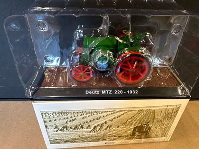 Atlas Collections Deutz MTZ 220 1932 Model Tractor. A green and red Atlas Collections Deutz MTZ 