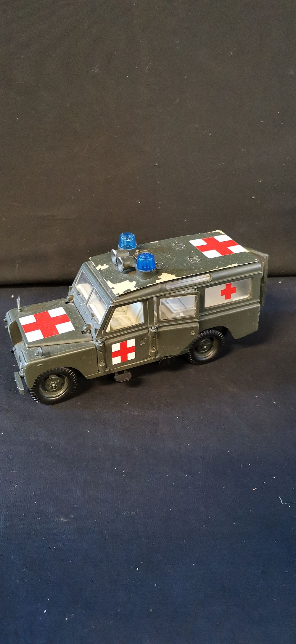 Lot 243: Polistil 1/25 Scale Land Rover Military Ambulance Model S 49