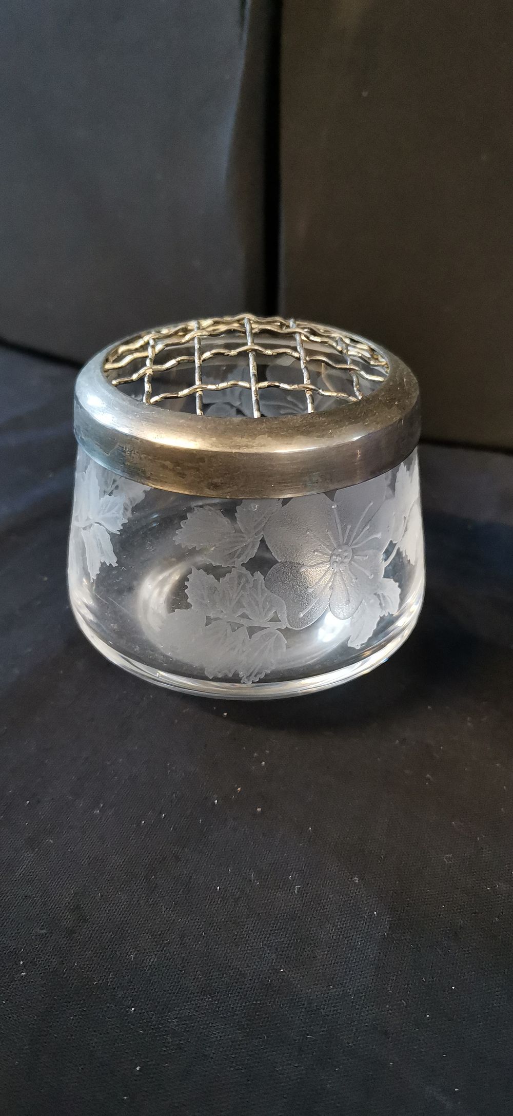 Lot 284: Etched Crystal Rose Bowl with Silver Toned Mesh Lid