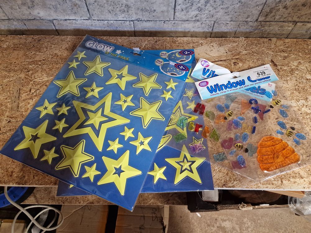 Lot 286: A Collection of Wall Stickers and Window Gel Clings