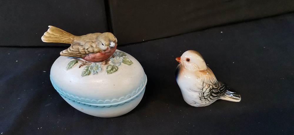 Lot 291: Two Porcelain Bird Themed Trinket Box and Figurine