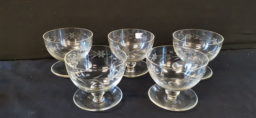 Lot 300: A Collection of Princess House Heritage Etched Glass Dessert Bowls