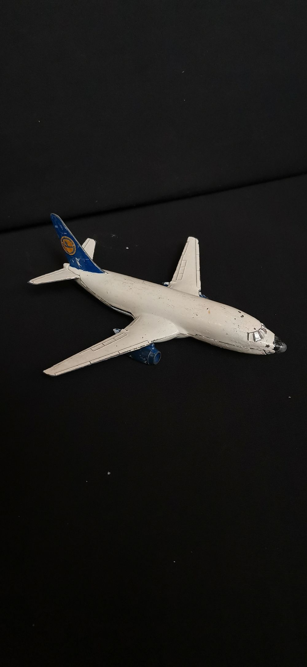 Lot 411: Dinky Toys Boeing 737 Die-Cast Model Airplane