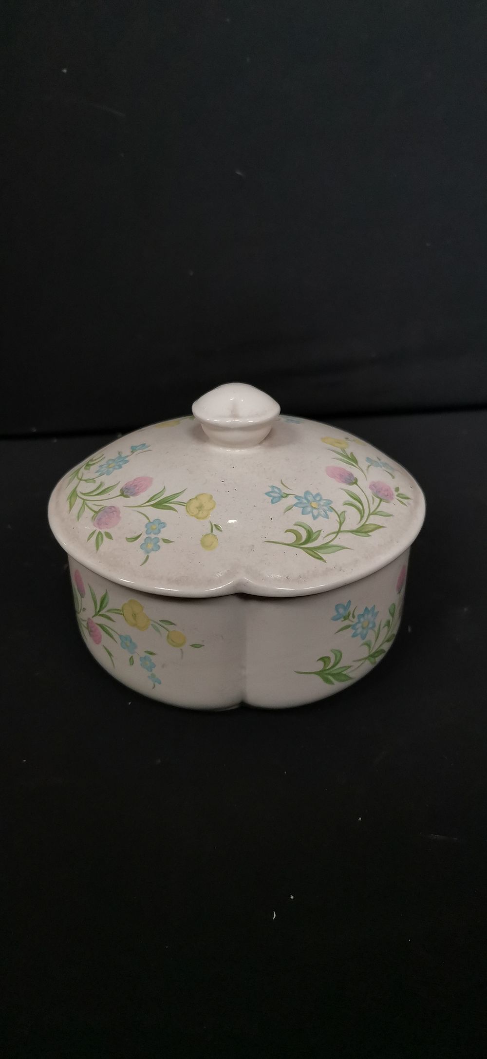 Lot 450: Heart Shaped Ceramic Lidded Dish with Pastel Floral Pattern