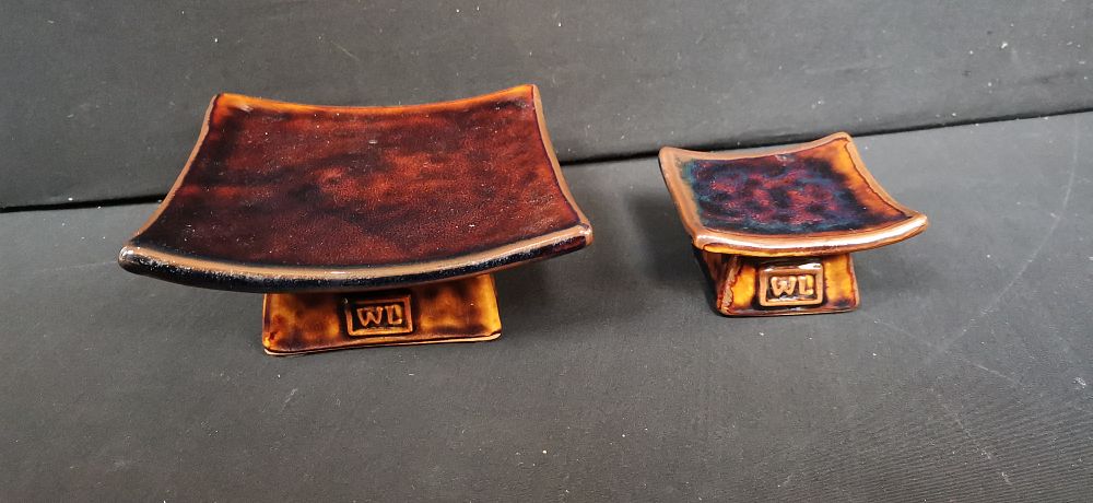Lot 469: A Pair of Footed Ceramic Dishes with WL Mark