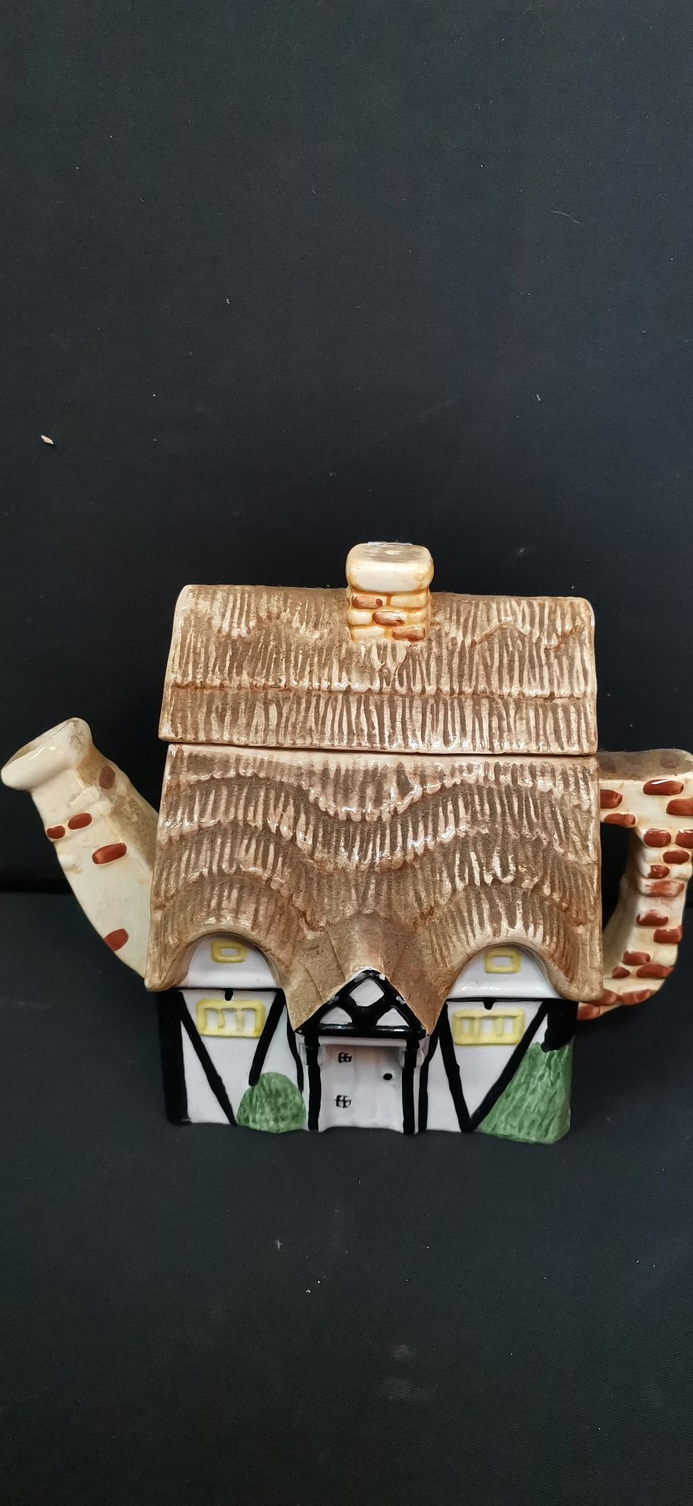 Lot 482: Ceramic Novelty Thatched Cottage Teapot