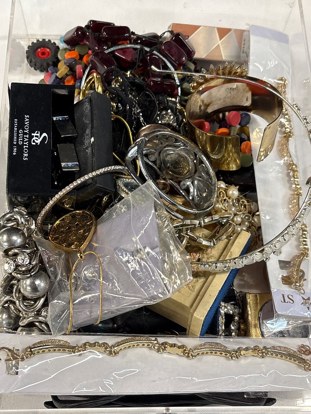 Lot 177: A Quantity of Unchecked Costume Jewellery and Accessories including Savoy Taylors Guild