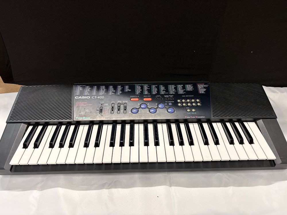 Lot 260: Casio CT-400 ToneBank Electronic Keyboard, circa 1990