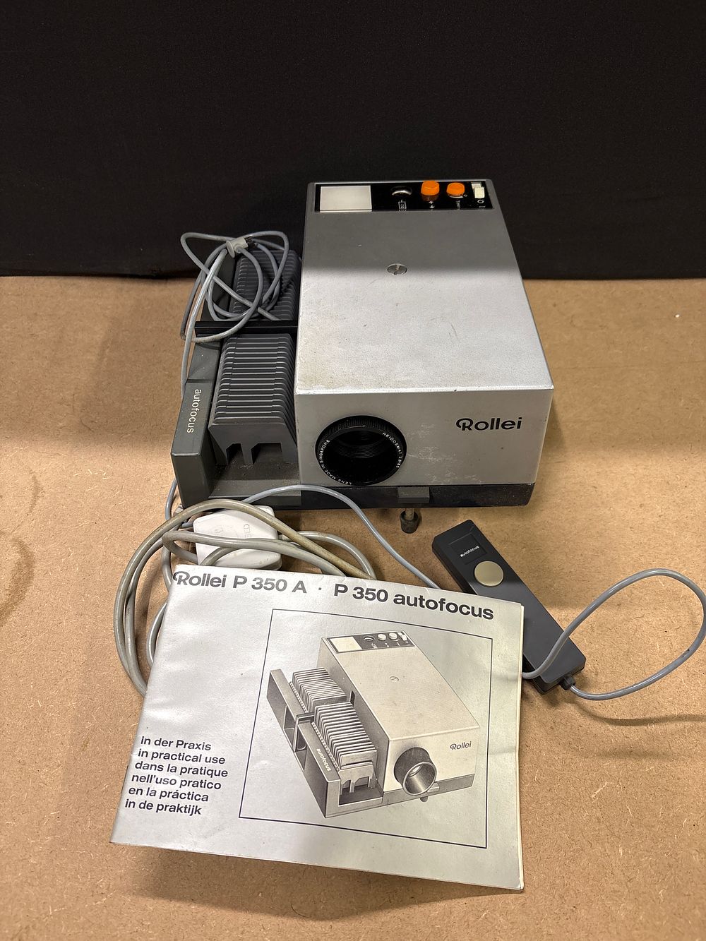 Lot 257: Rollei P 350 A Autofocus Slide Projector with Heidosmat Lens