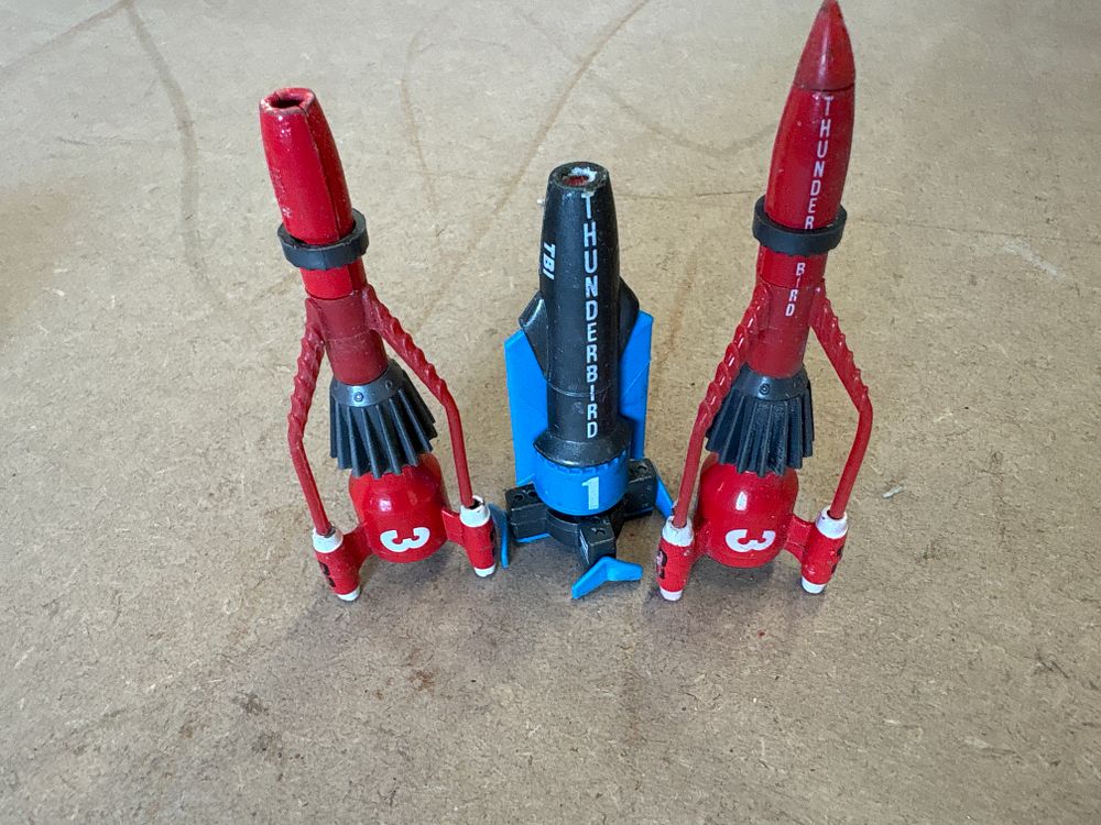 Lot 292: Matchbox, Thunderbirds Die-cast Metal Spacecraft Models, TB1 and TB3, c. 1992