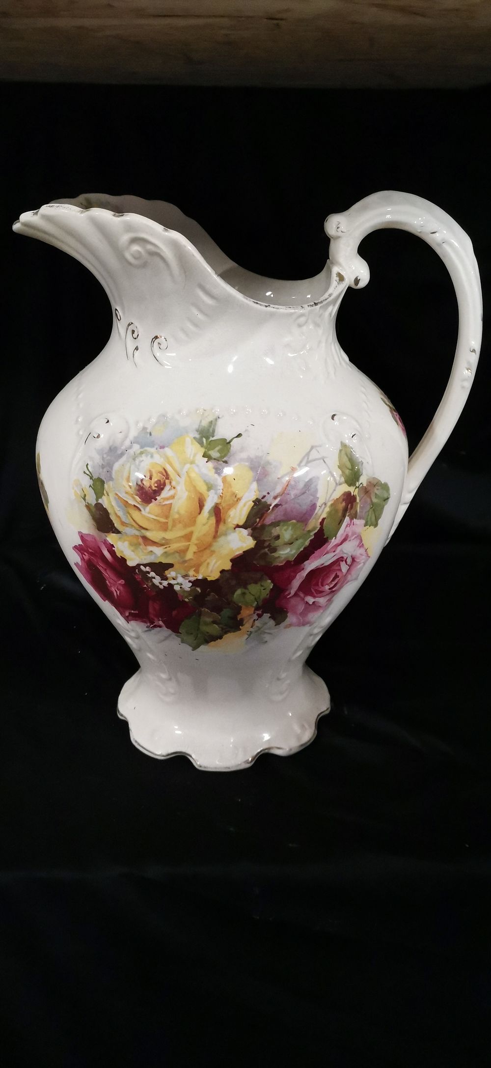 Lot 157: Buffalo Pottery Cairo Rose Pattern Large Wash Pitcher