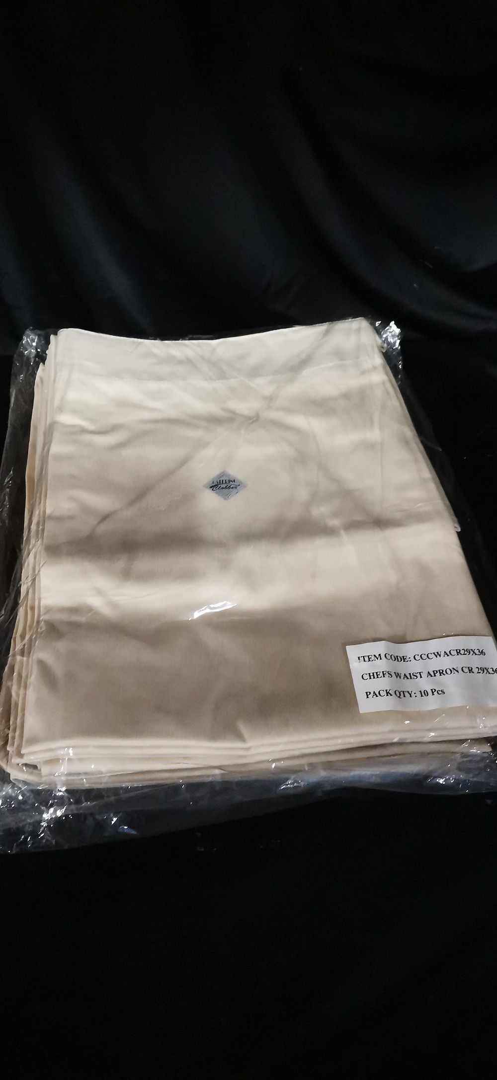 Lot 160: Ten Catering Clobber Cream Chef Waist Aprons