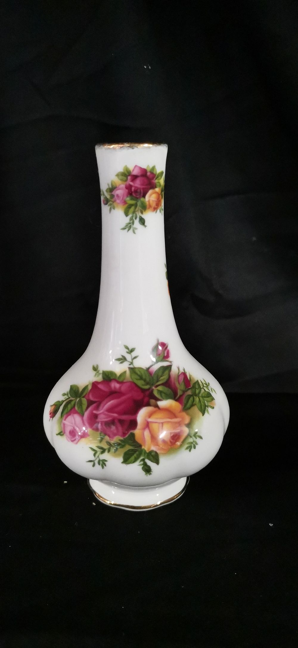 Lot 167: Royal Albert Old Country Roses Bone China Bud Vase