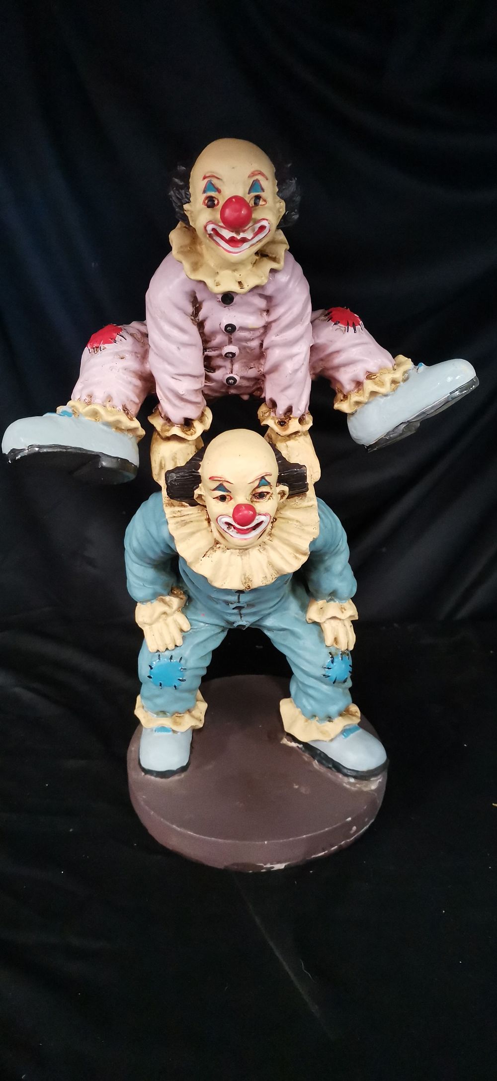 Lot 177: Hand Painted Leapfrog Clown Figurine