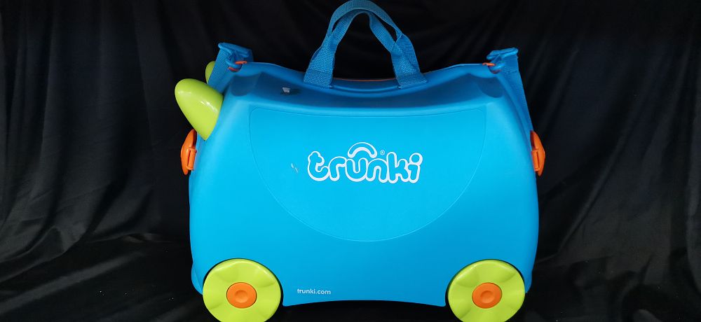 Lot 181: Trunki Blue Ride On Kids Wheeled Suitcase