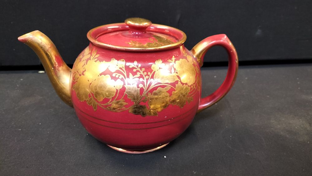Lot 409: Sadler Red and Gold Floral Ceramic Teapot