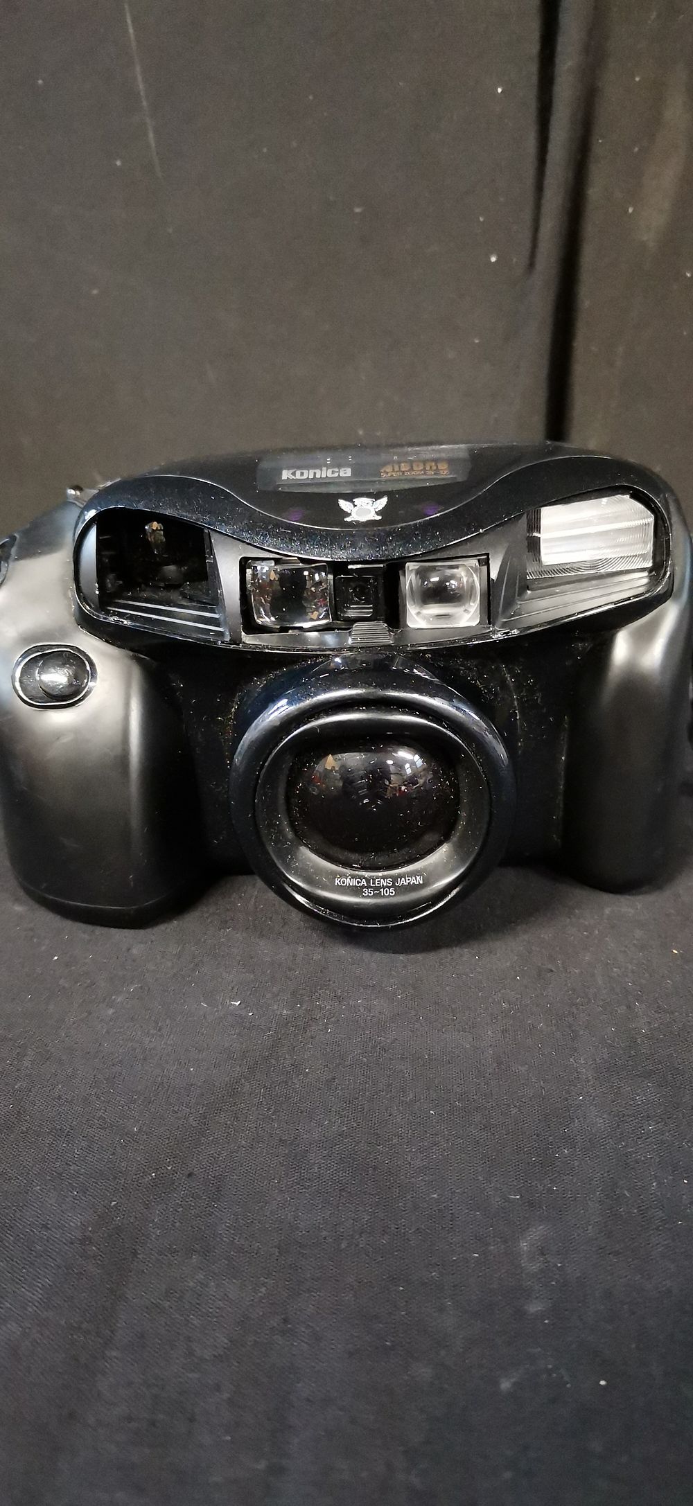 Lot 416: Konica Aiborg Super Zoom 35-105 Point and Shoot Camera