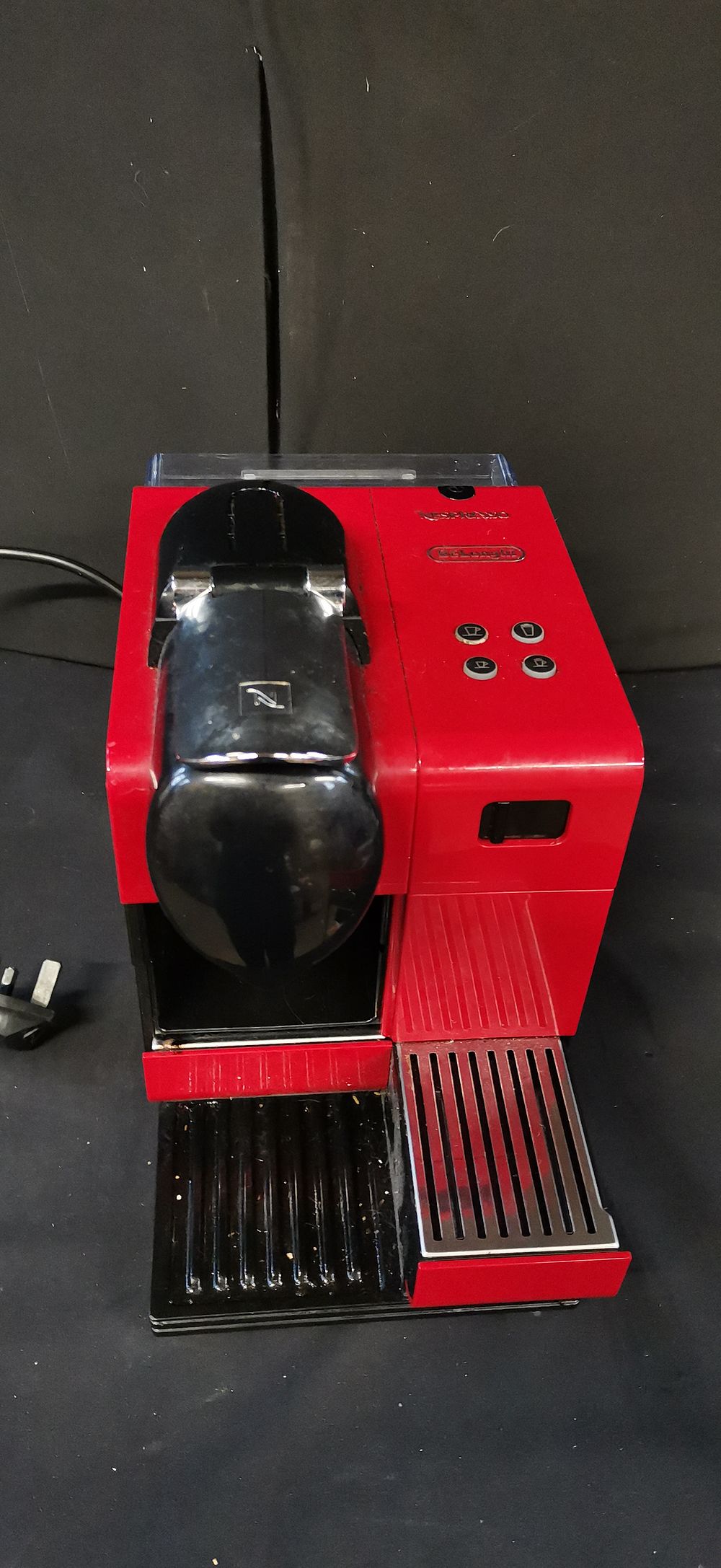 Lot 423: DeLonghi Nespresso Lattissima Plus Coffee Machine EN520.R