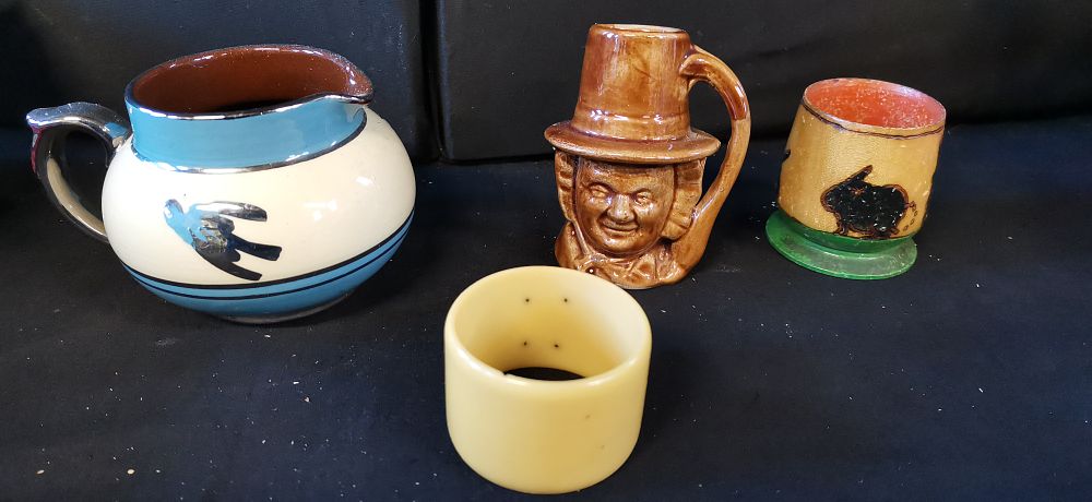 Lot 492: A Collection of English Pottery and Decorative Items