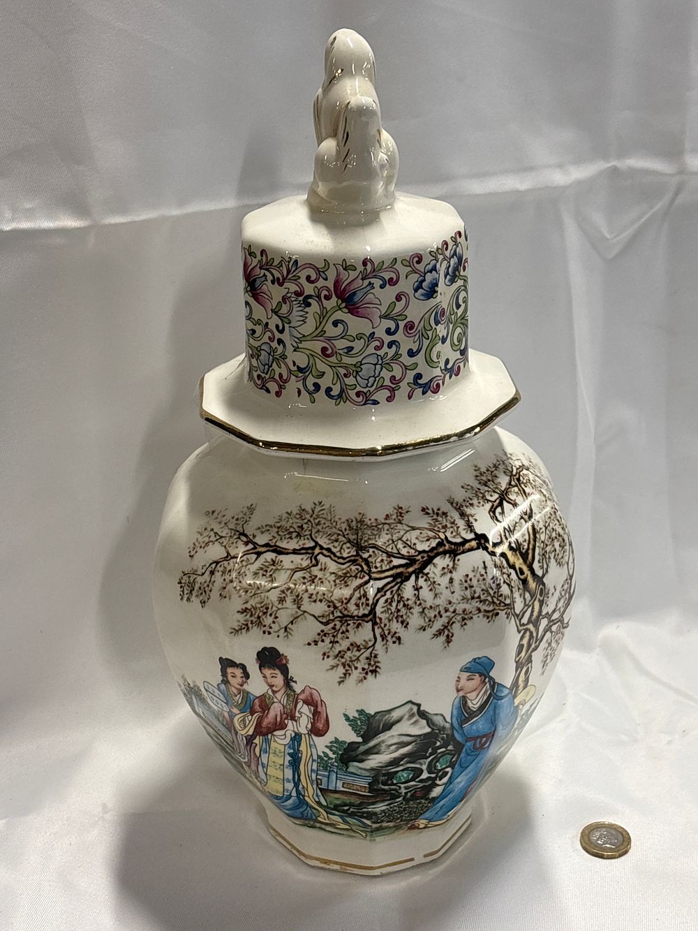 Lot 252: A 20th Century Chinese Jingdezhen Famille Rose Porcelain Hexagonal Lidded Vase