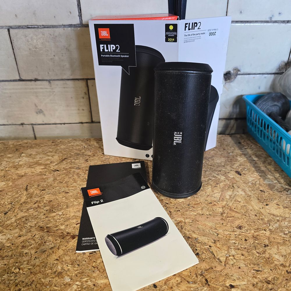 Lot 315: JBL Flip 2 Portable Bluetooth Speaker in Black