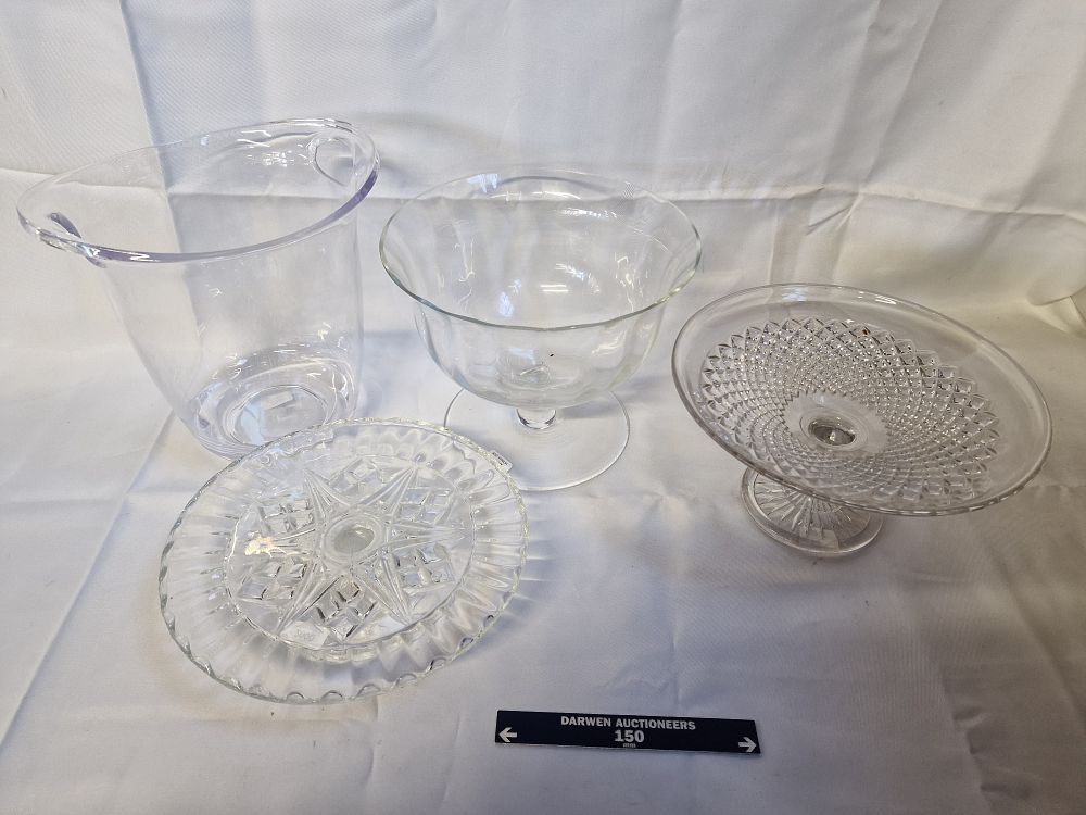 Lot 193: A group of four clear glass and lead crystal tablewares including a cut glass tazza and ice bucket