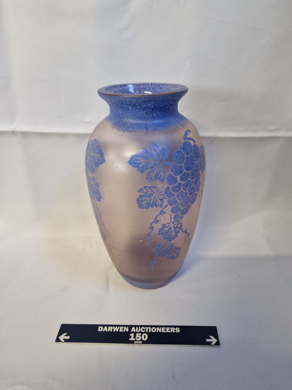 Lot 201: French style cameo glass vase with grapevine decoration