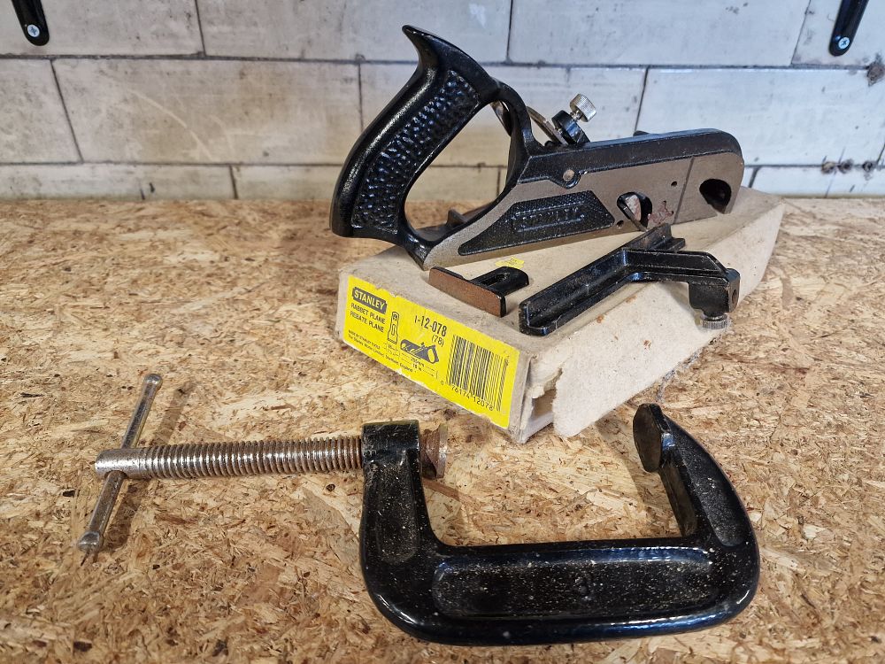Lot 266: A Stanley No. 78 Duplex Rebate Plane and a G-clamp