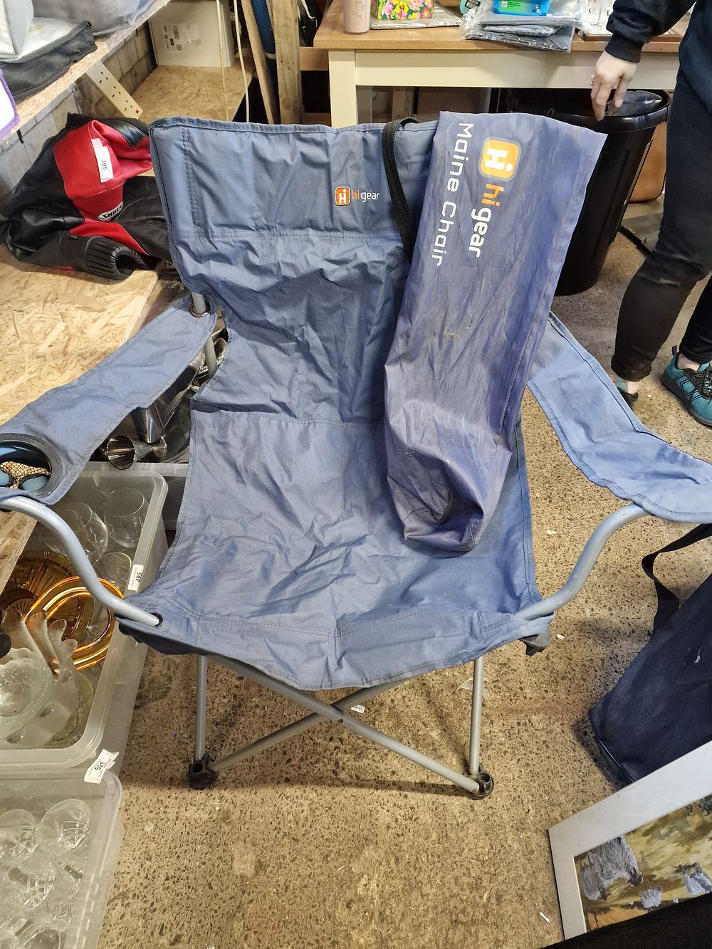 Lot 279: Hi-Gear Maine Chair folding camping chair