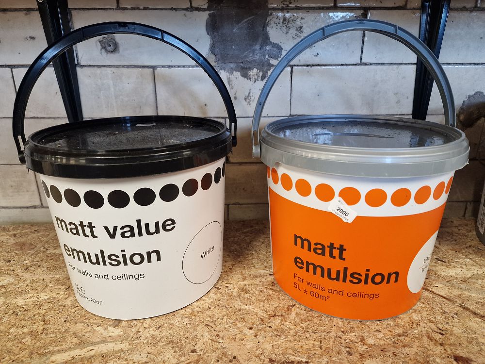 Lot 282: A Pair of B&Q White Matt Emulsion Paint Tubs, 5L