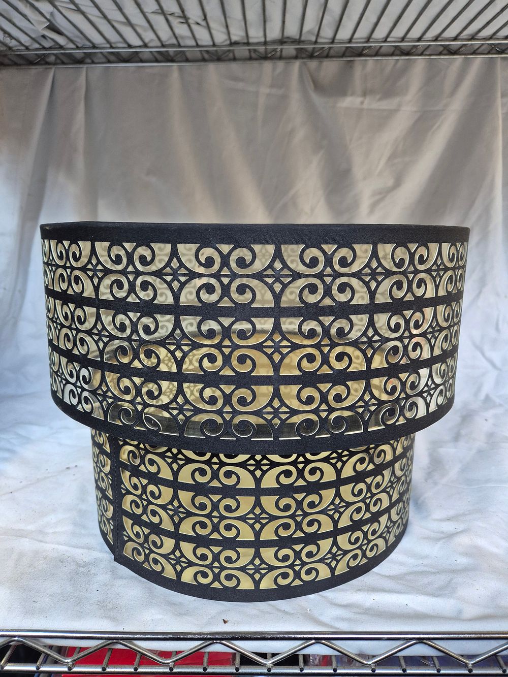 Lot 271: Ornate Ceiling Light, Light Shade.