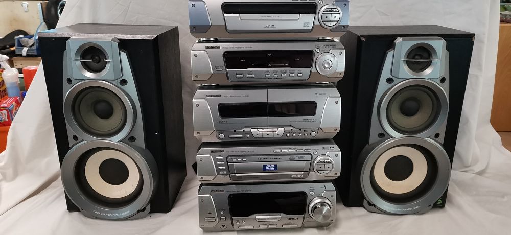 Lot 224: A Technics Component Hi-Fi System and a Pair of SB-DV290 Speakers. Untested. COLLECTION ONLY