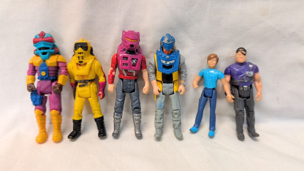 Lot 396: A Collection of 6 Kenner M.A.S.K. Action Figures