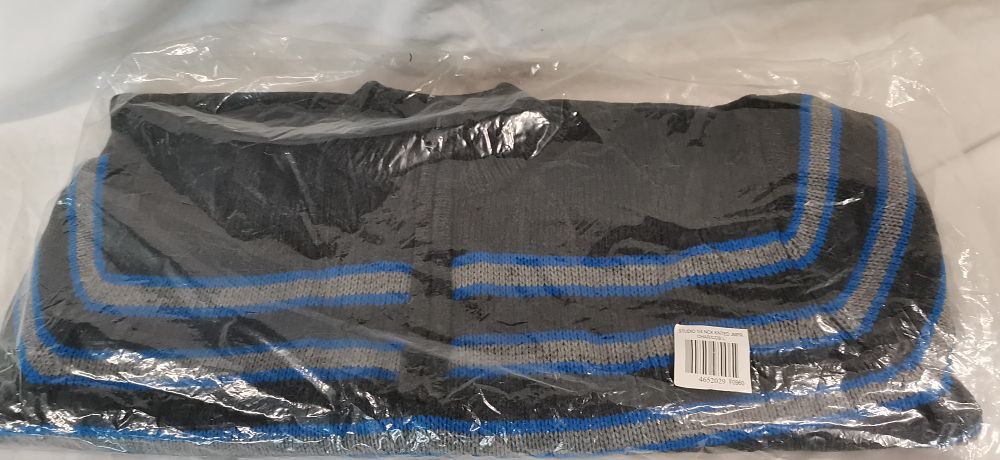 Lot 354: Studio 1/4 Zip Neck Knitted Jumper in Charcoal and Cobalt Blue Size Large