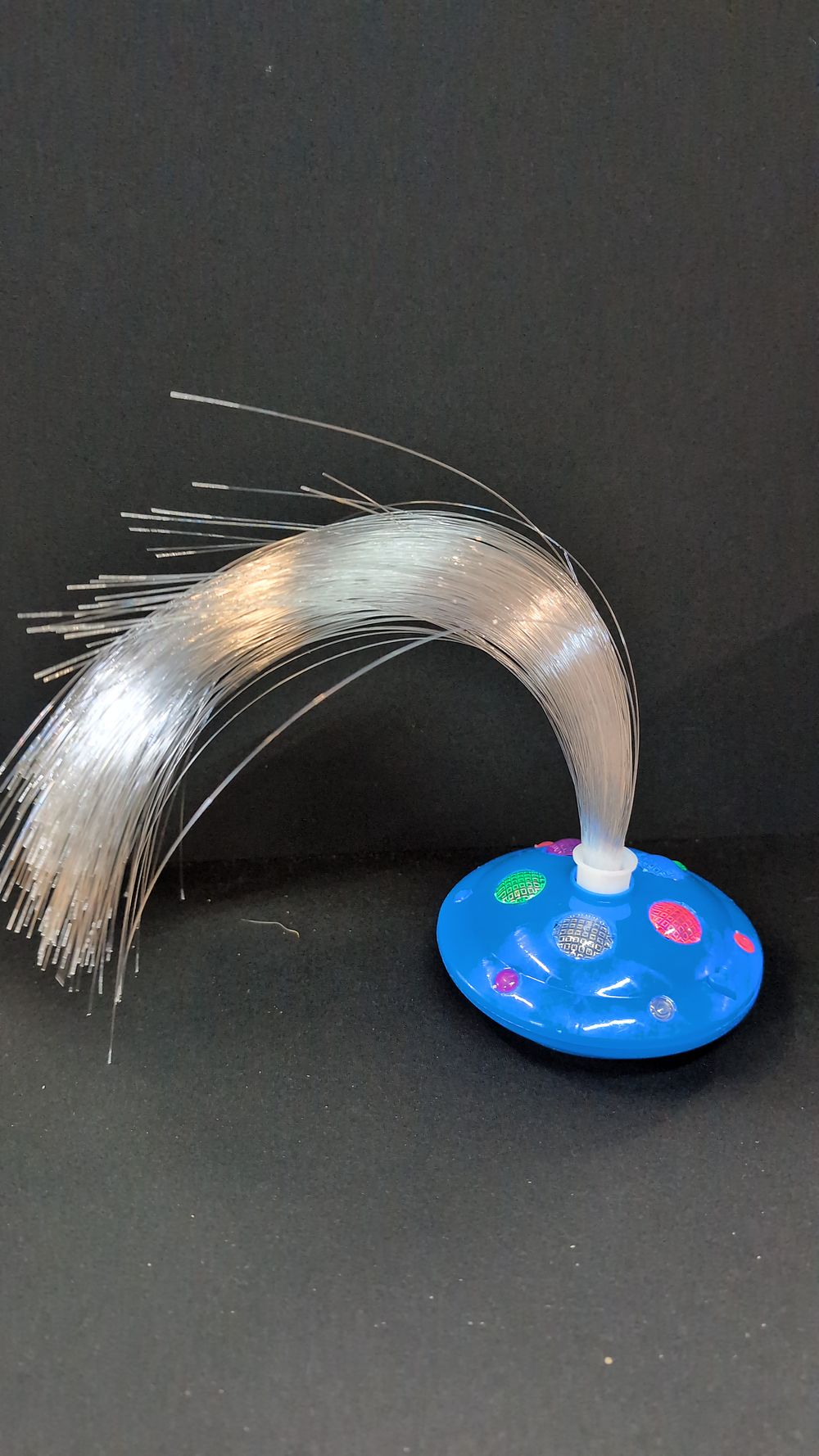 Lot 534: A battery-operated novelty UFO-shaped fibre optic lamp