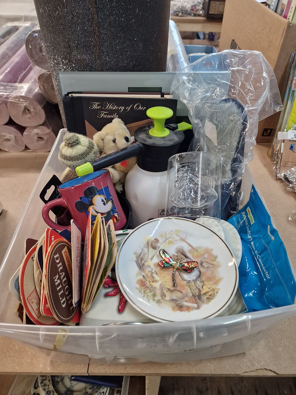 Lot 541: House Clearance Box