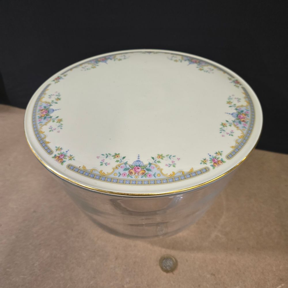 Lot 718: Royal Doulton Juliet Pattern Fine Bone China and Glass Lidded Vessel